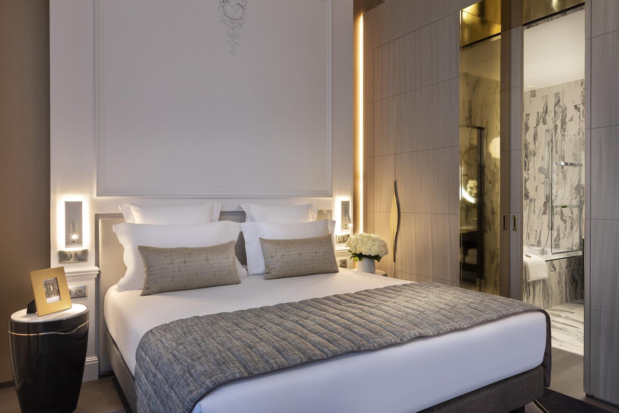 ลา เคลฟ ชองเซลิเซ ปารีส บาย เดอะ เครสต์ คอลเลคชั่น Hotel ภายนอก รูปภาพ A room at the hotel